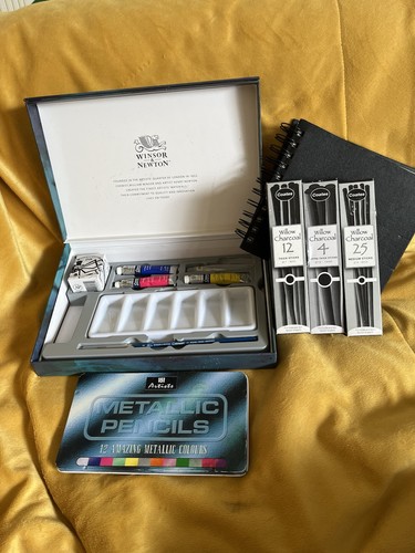 Job lot artist items - job,