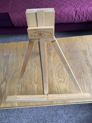 Windsor and newton table - windsor,